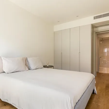 Splendid With A Terrace *