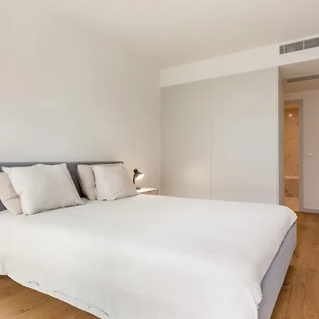 Splendid With A Terrace *